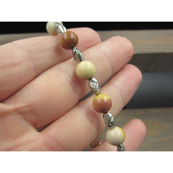 7" Silver Tone Cream Color Orb Stone Bracelet Vintage Elegant Beautiful Everyday - Picture 3 of 6
